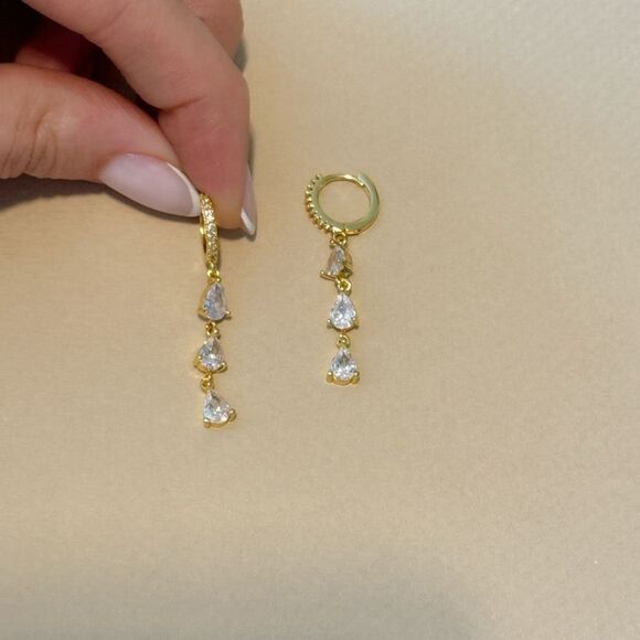 Diamond hoop earrings A867 - Picture 3 of 4